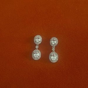 Very nice glossy earrings. .artificial jewelry